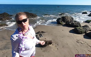 Blonde flog guide blows tourist on the beach then fucks