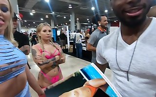 lil d goes close to exxxotica miami 2019 day 2