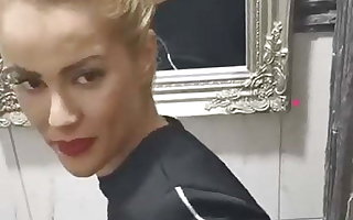 Gold-Digger MILF BJ and Anal in Making up for some Champagne